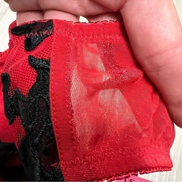 Vintage Y2K Felina bra and thong set in red mesh and black floral embroidery 34C - Picture 9 of 14